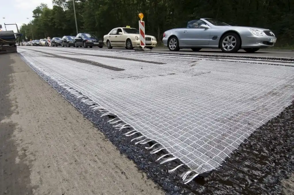 Composite Biaxial Fiberglass Geogrid With Nonwoven Geotextile For Soil Reinfocement/Road Construction Material Geocompos 8
