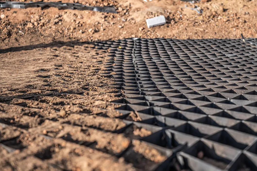 High Honeycomb Black HDPE Geocell Reinforcement Driveway For Road Gravel Stabilizer Grid Retaining Wall Embankment 11