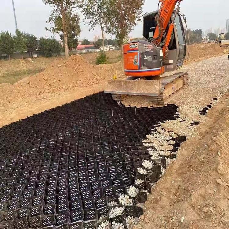 Reinforced Embankment Retaining Walls HDPE Geocell Roadbed Reinforcement Soil Stabilization Of River Channel Geocell