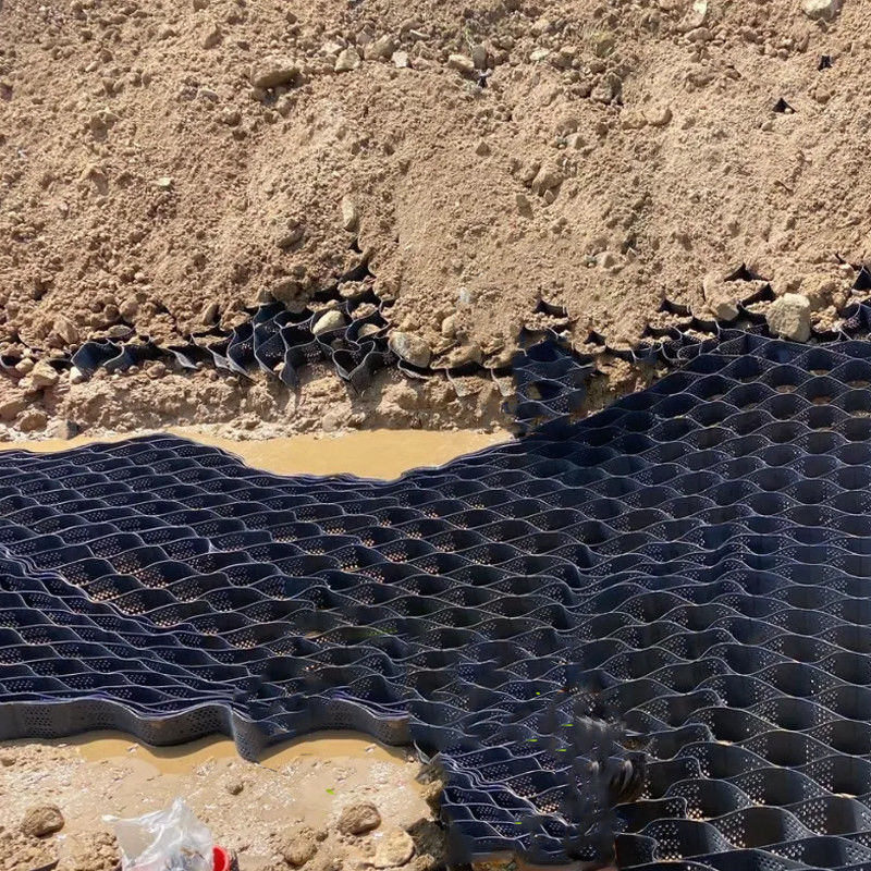 Textured With Holes High Cellular Confinement System Honeycomb HDPE Geocell For Road Foundation Slope Protection Parking Lot Driveway Retaining Wall