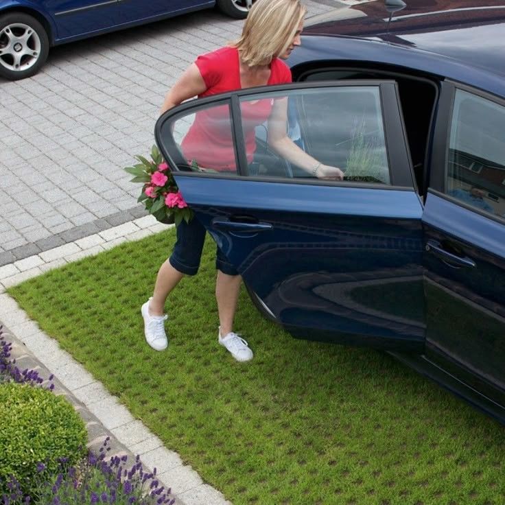 HDPE Pavers Grass Grid Polyester Geogrid Plastic for Parking Lot Fire Exit Wholesale Landscape Ground Geocell Gravel Paddock Grid

