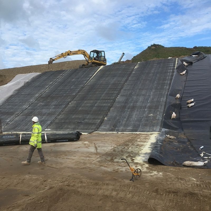 Durable HDPE Black Geomembrane Pond Liner 0.5mm–2mm for Circular Fish Tanks, Aquaculture Water Tanks, and Dam Waterproofing Applications