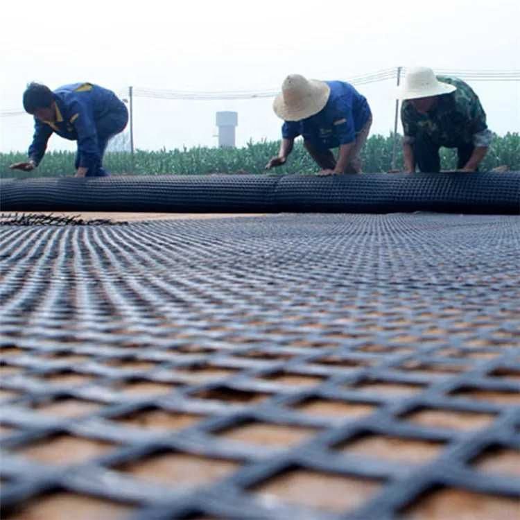 High Tensile Strength Biaxial Plastic Mesh 30kN/m Black PP/ PET Geogrid For Soil Reinforcement And Road Base Stabilization
