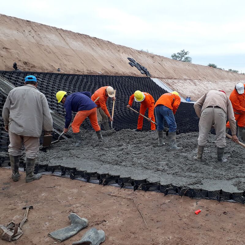 HDPE Geocell Plastic Driveway Gravel HDPE Geocell Soil Control in Road for Road Reinforcement Slope Protection Erosion Control Gravel Highway
